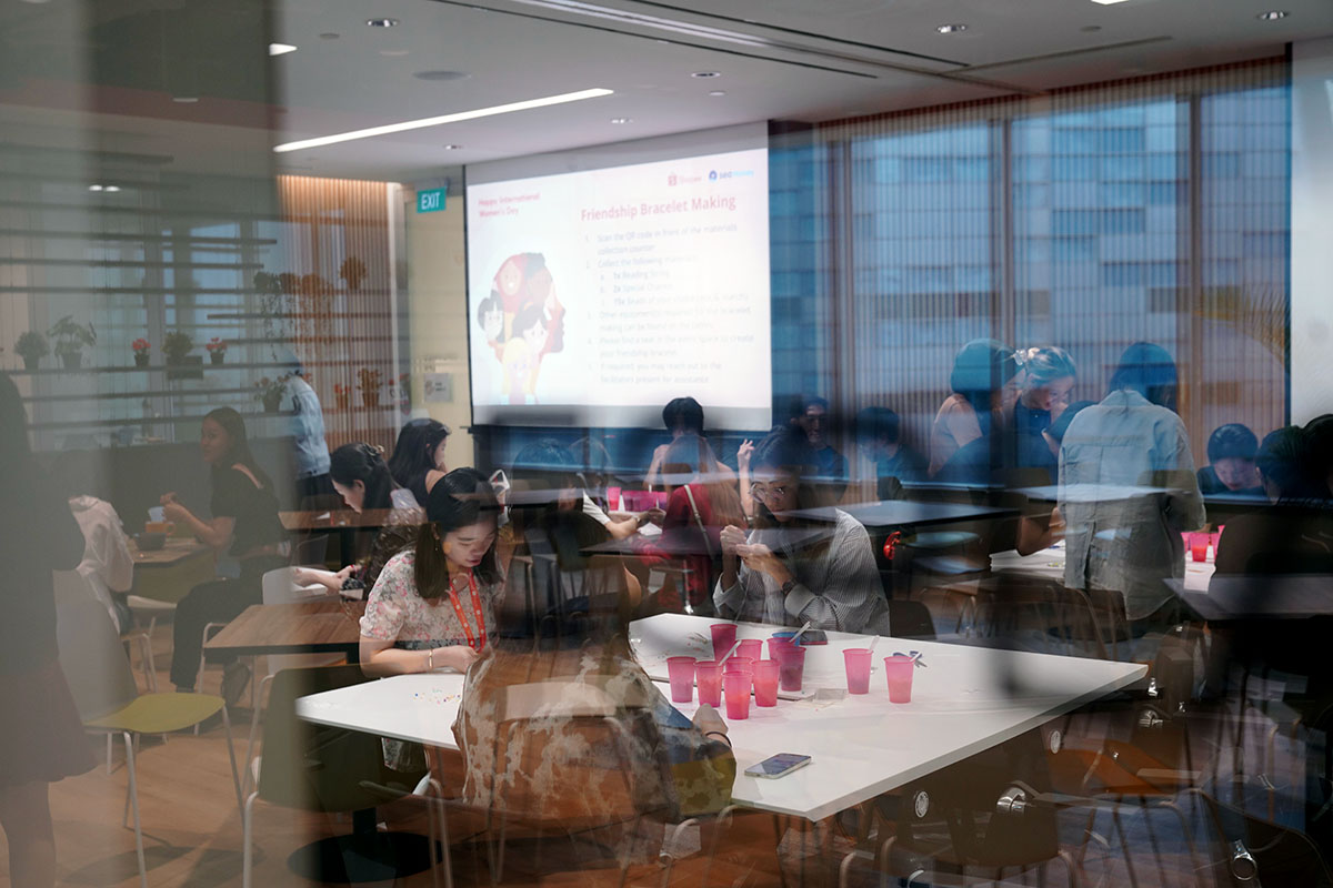 Friendship bracelet making workshop at Shopee